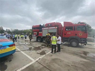 乐昌横山道路救援